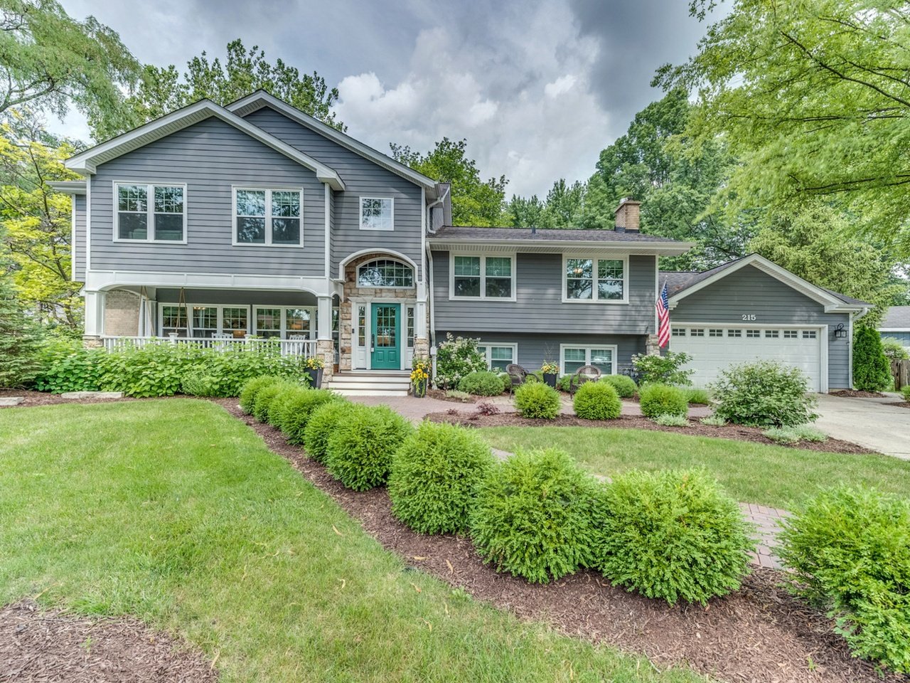 215 Sandalwood Dr