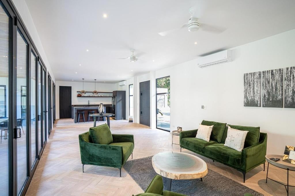 Casa Vista Verde | Contemporary 3-Bed Luxury Home with Pool in Exclusive Catalina Cove