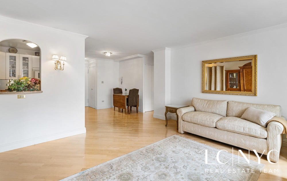 220 East 60th Street, #9E