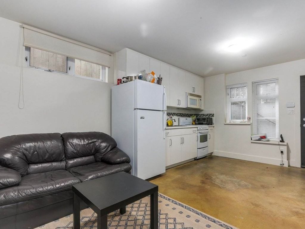 832 W 19th Ave