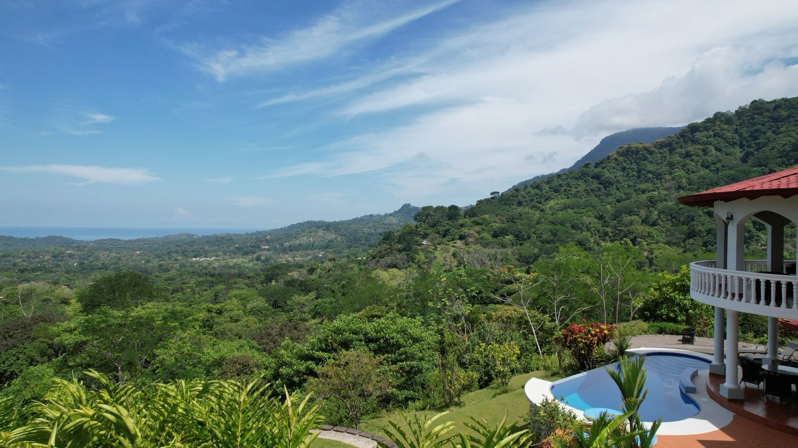 Ojochateau - Rare Ocean & Mountain View 4BR Home in Costa Rica