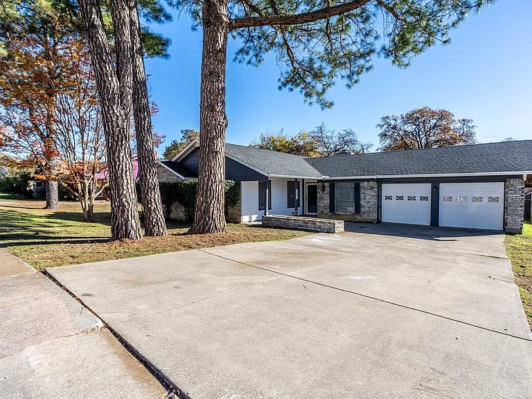 7304 Brentwood Stair Rd