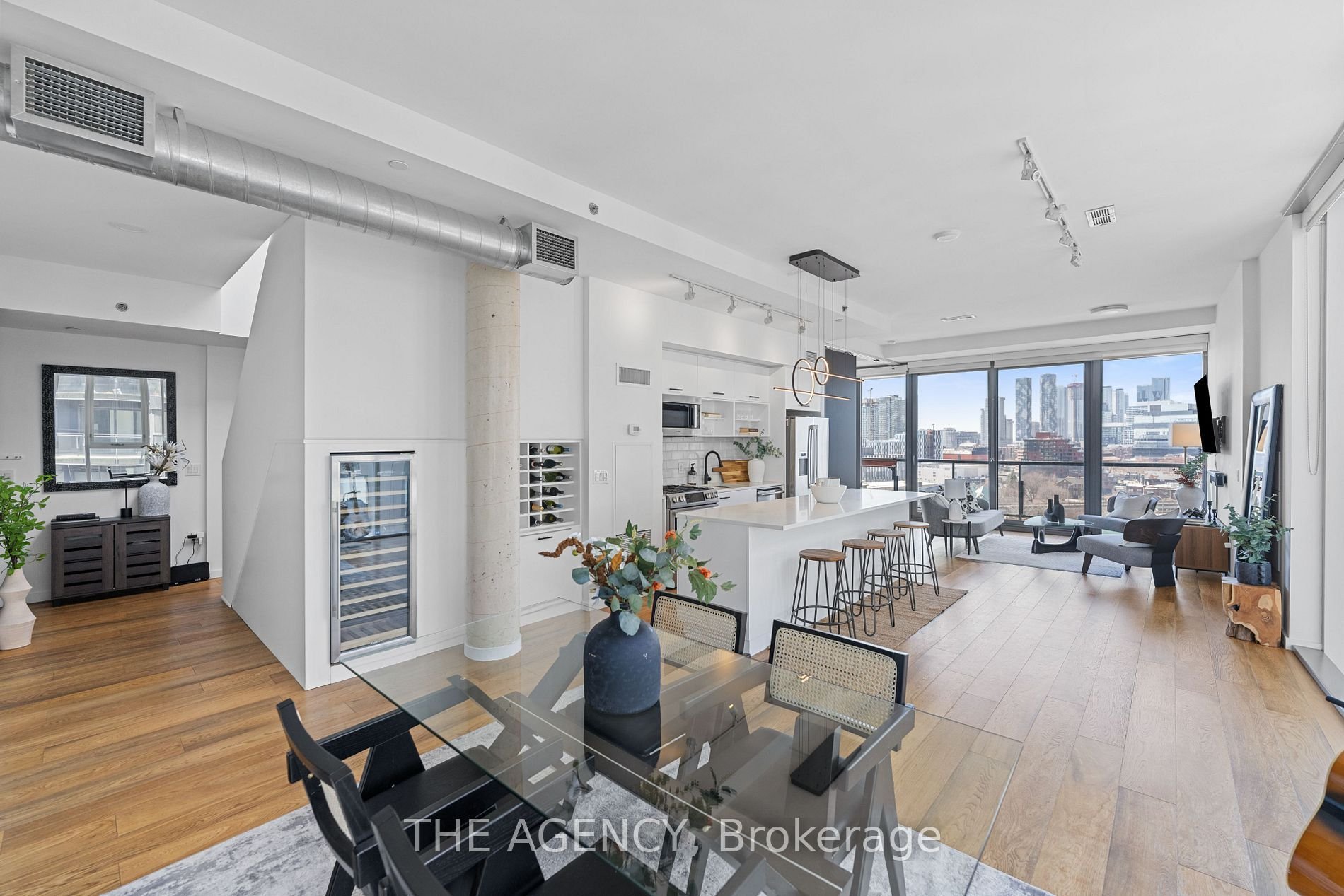 PENTHOUSE LIVING IN CORKTOWN