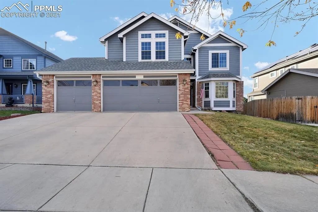 4940 Leighton Dr