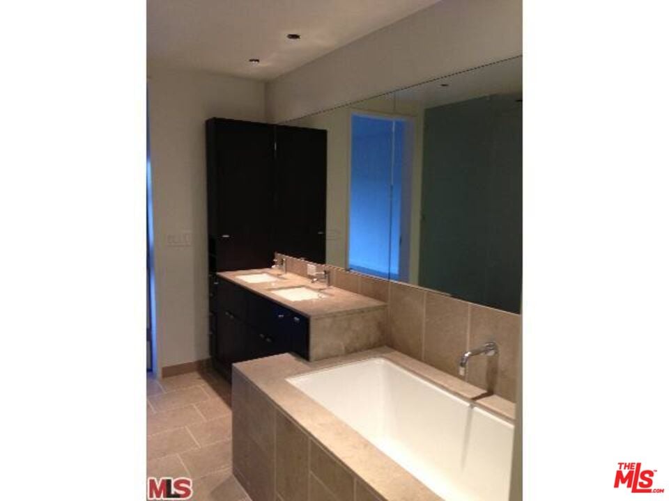 6250 Hollywood Blvd, #5F