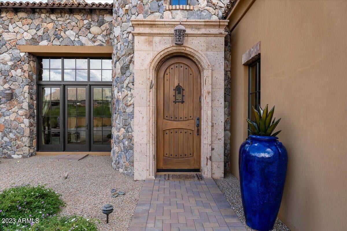 9514 E Madera Dr