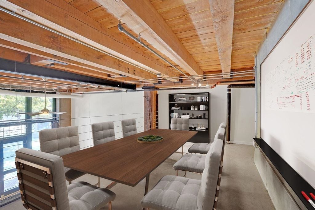87 E Cordova St