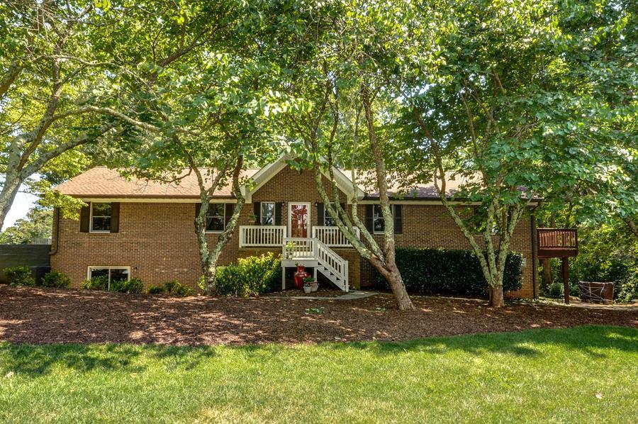 2795 Spring Dr