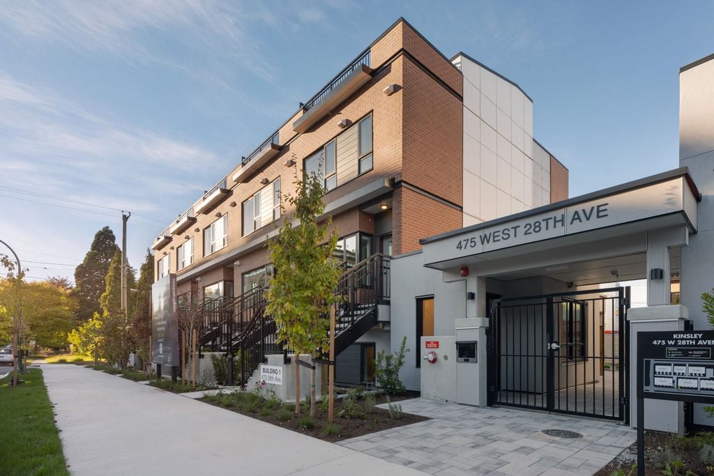 469 W 28th Ave, #103