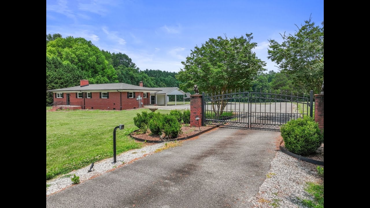 AMAZING GATED COUNTRY ESTATE! - 6620 Old Concord