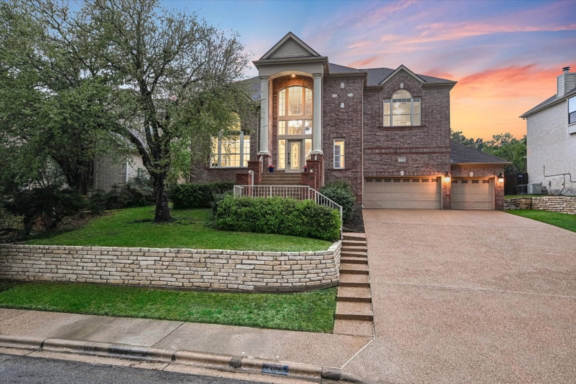 2112 Cliffs Edge Dr