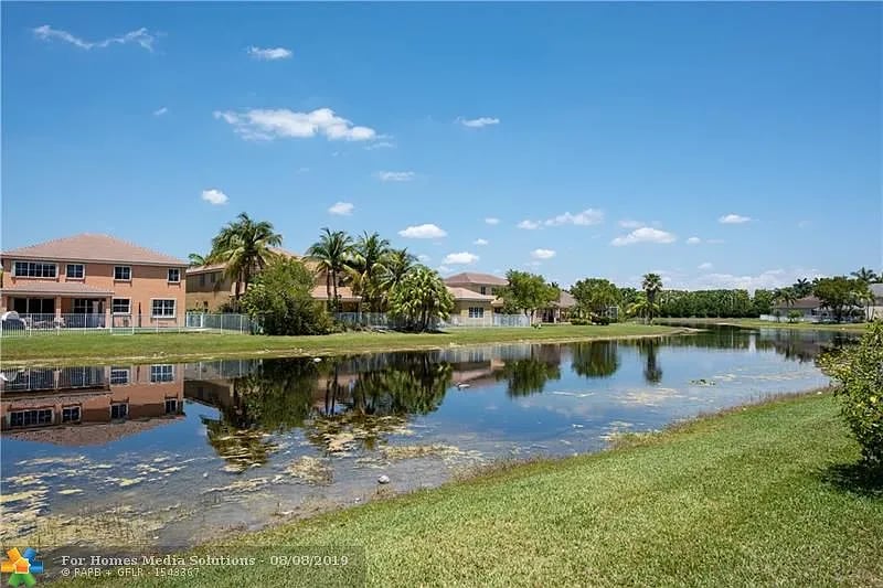 1612 Blue Jay Cir