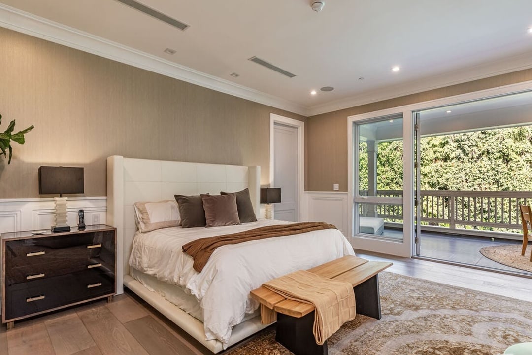 Monarch Reserve, N Norman Pl, 90049