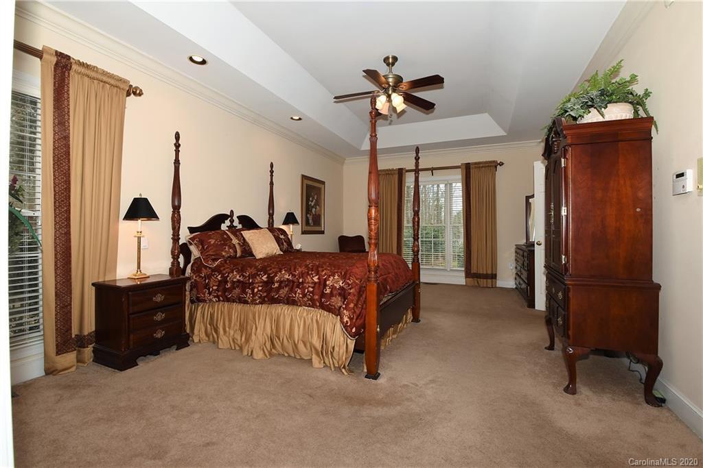 8408 Strawberry Ln