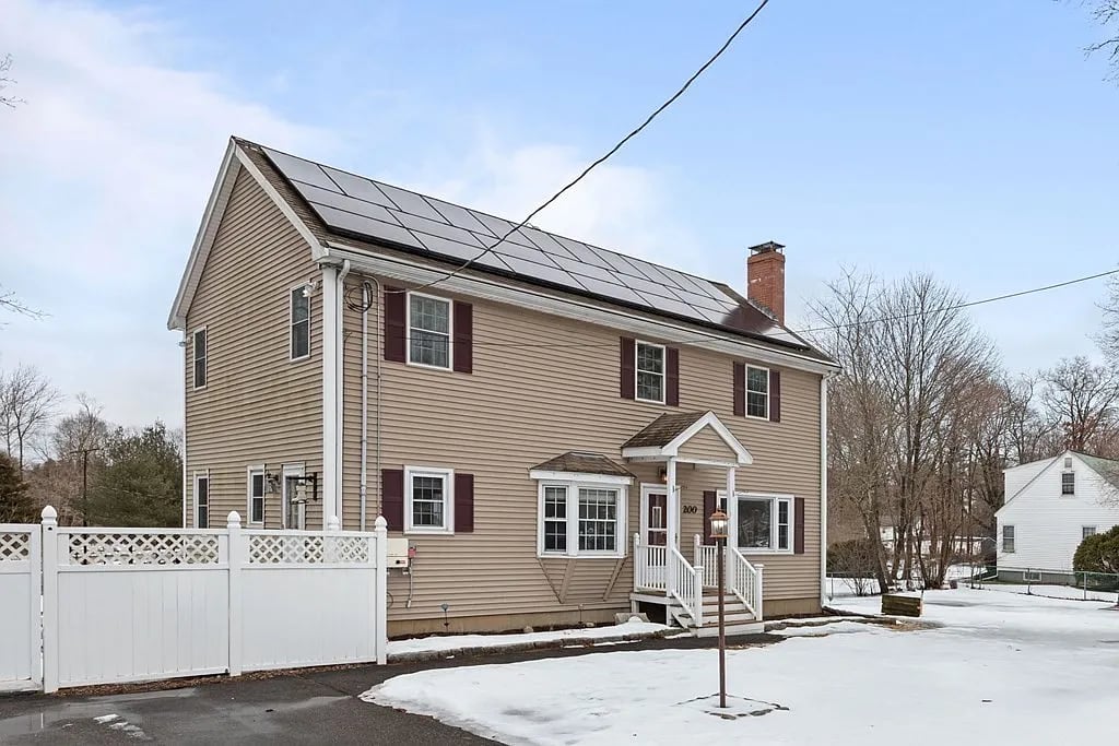 200 Pleasant St