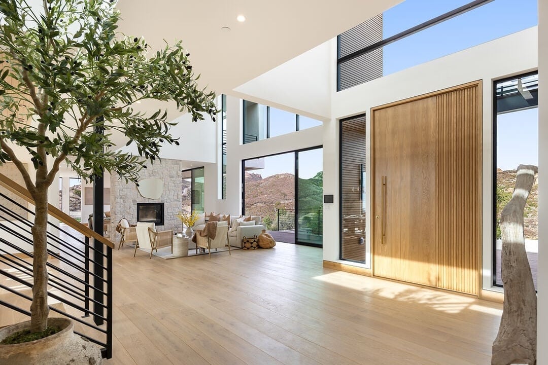 Mulholland Hwy, 90265