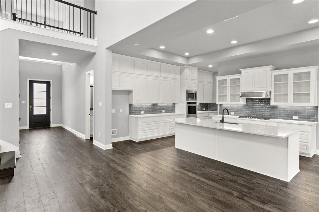 112 Hollytree Ct