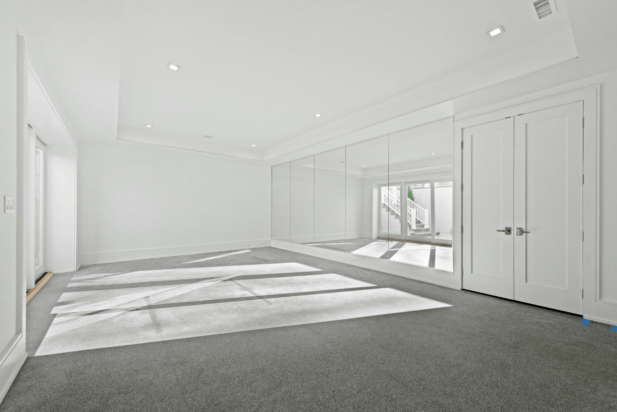 428 Edge of Woods Rd