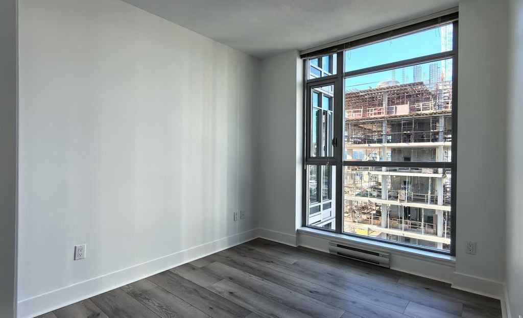 3008 Glen Dr, #1702