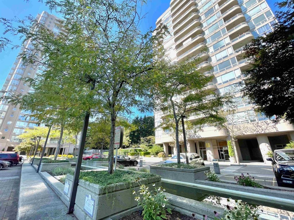 9633 Manchester Dr, #1701