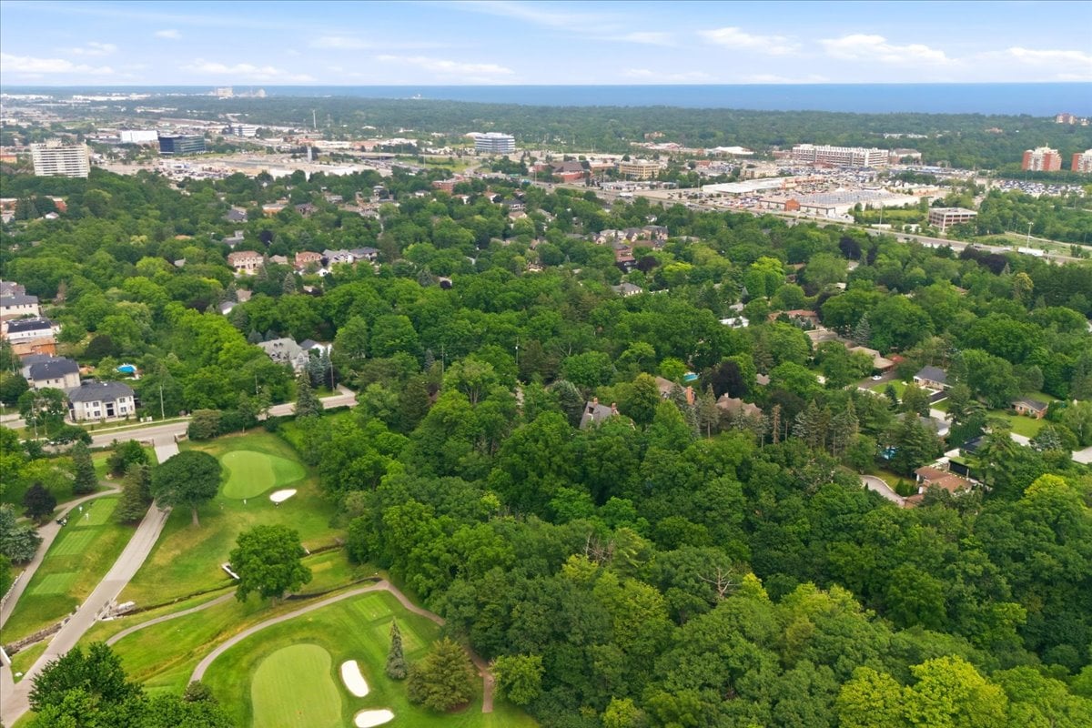 Rare Court Location on Oakville Golf Course