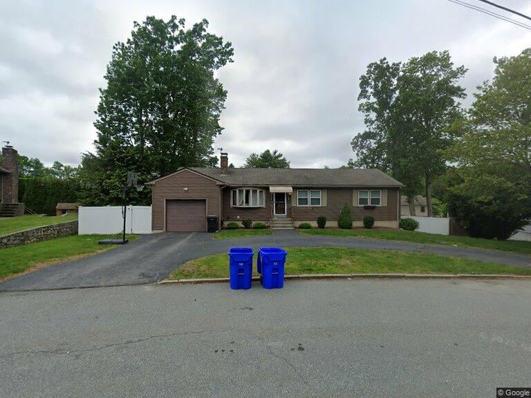 10 Julia Dr