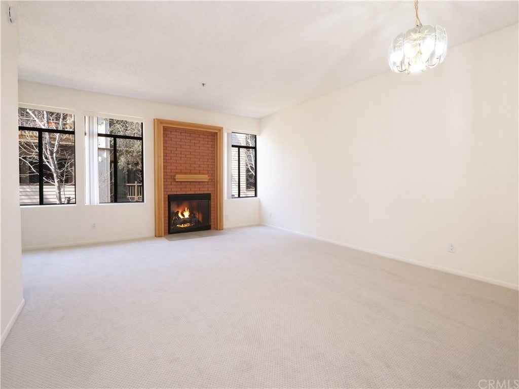 2563 Plaza Del Amo #204