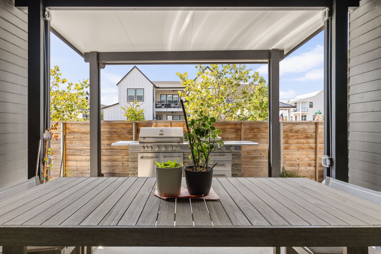 3809 Taniguchi St