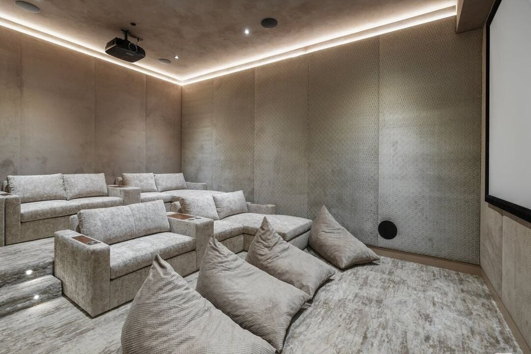 Zenith Pavilion,Tweed Ln, 90049