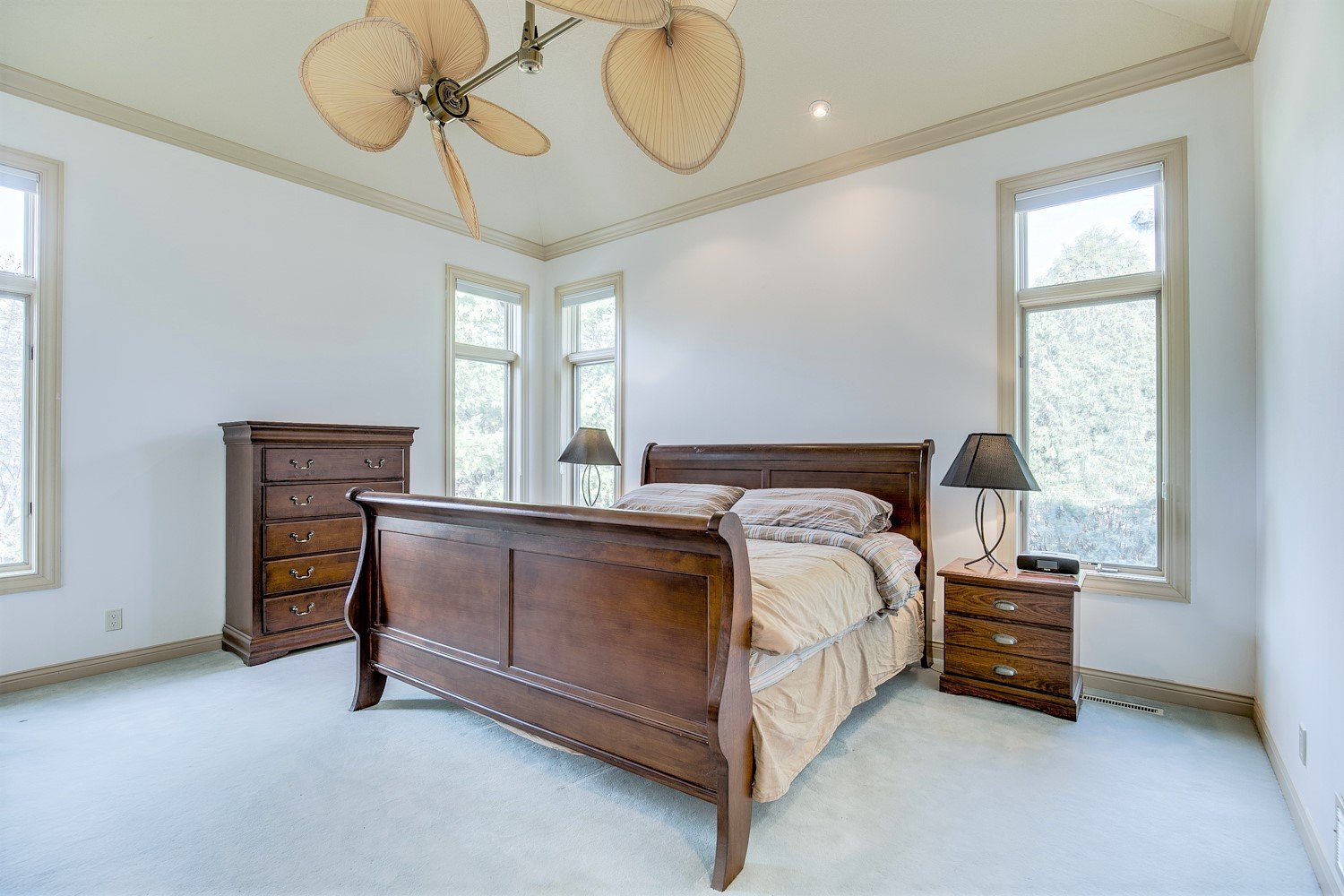 Luxurious Walkout End-Unit in Private Setting