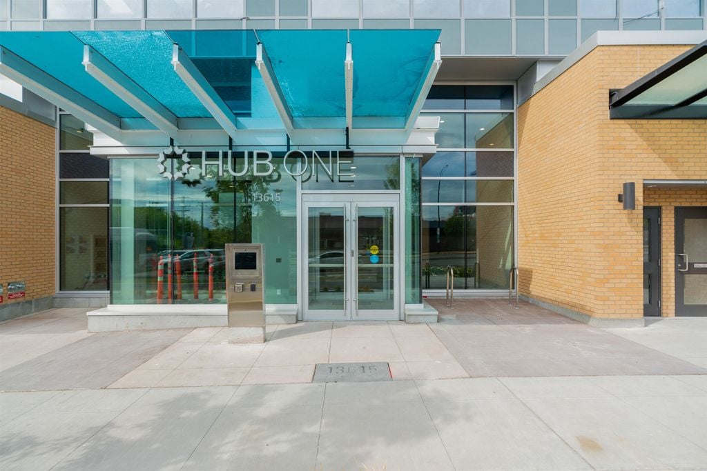 13615 Fraser Hwy, #402
