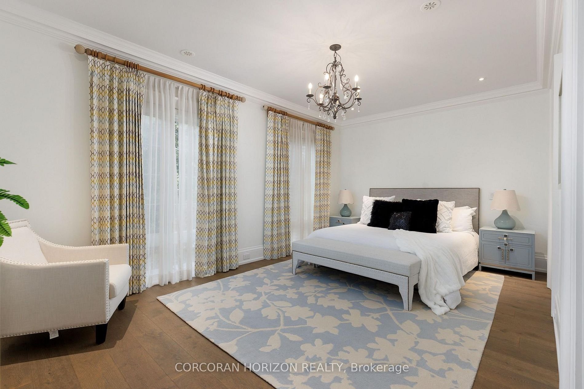 HOGGS HOLLOW CROWN ESTATE