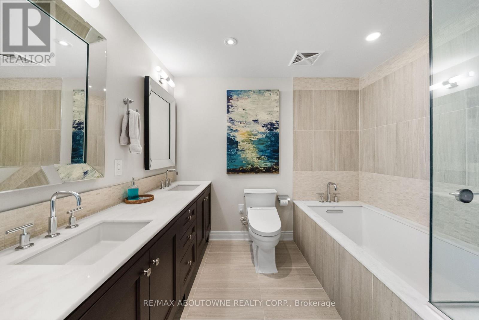 3500 Lakeshore Road W 205