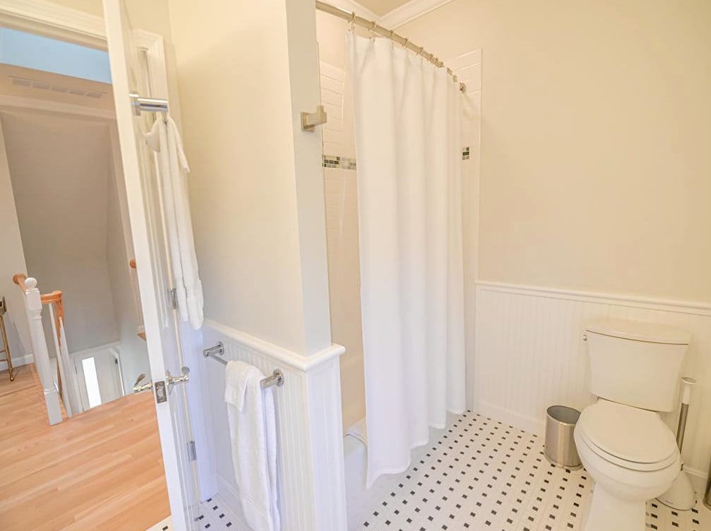 8 Puritan Dr