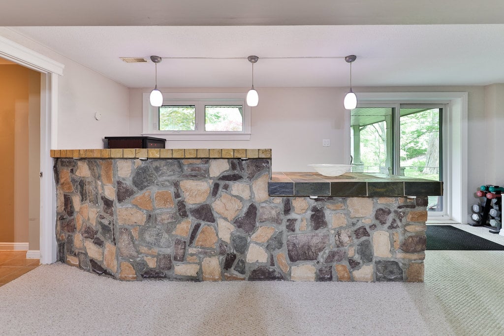 1293 Greenoaks Dr