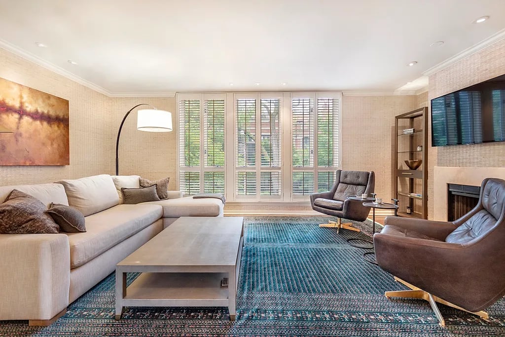 2114 N Lakewood Ave, #2114