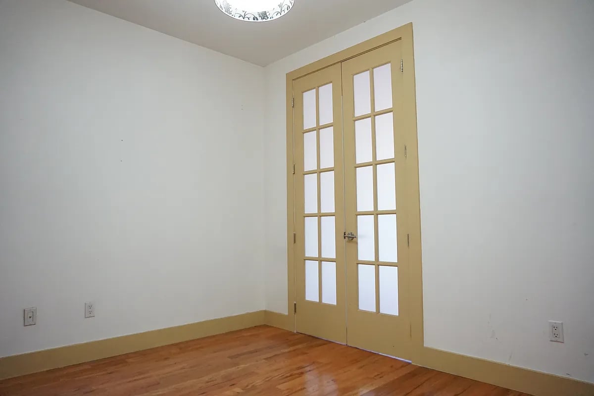 218 Boerum St 2R