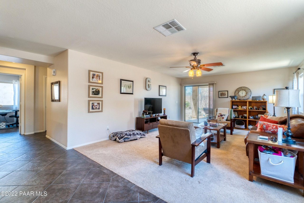 1370 Taft Ave