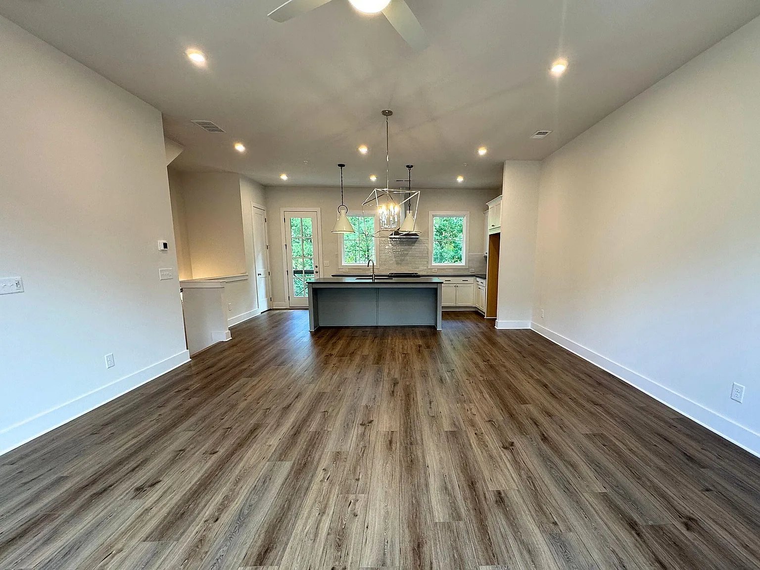 635 Firefly Cir