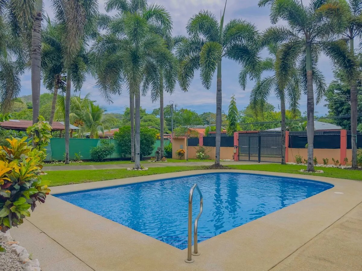 Spacious Living Near Town and Beach