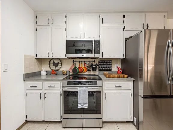 3004 Los Robles