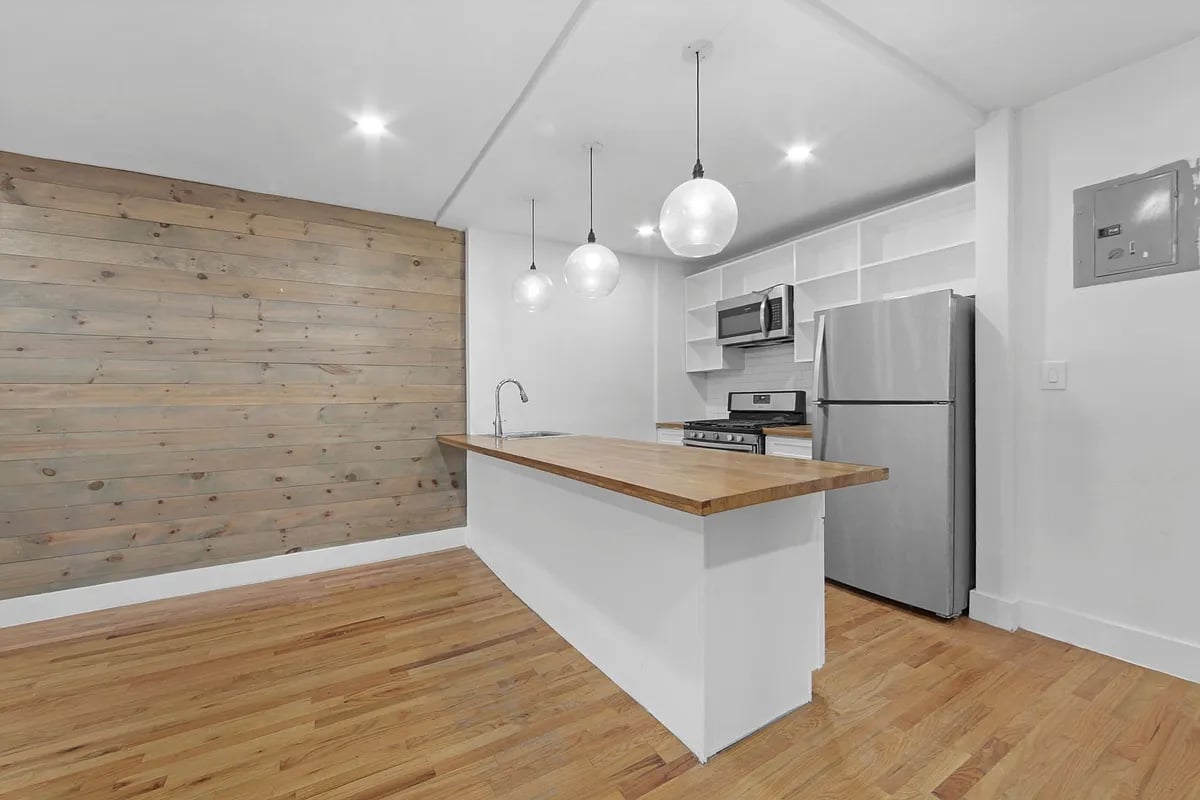 271 Malcolm X Boulevard #3R