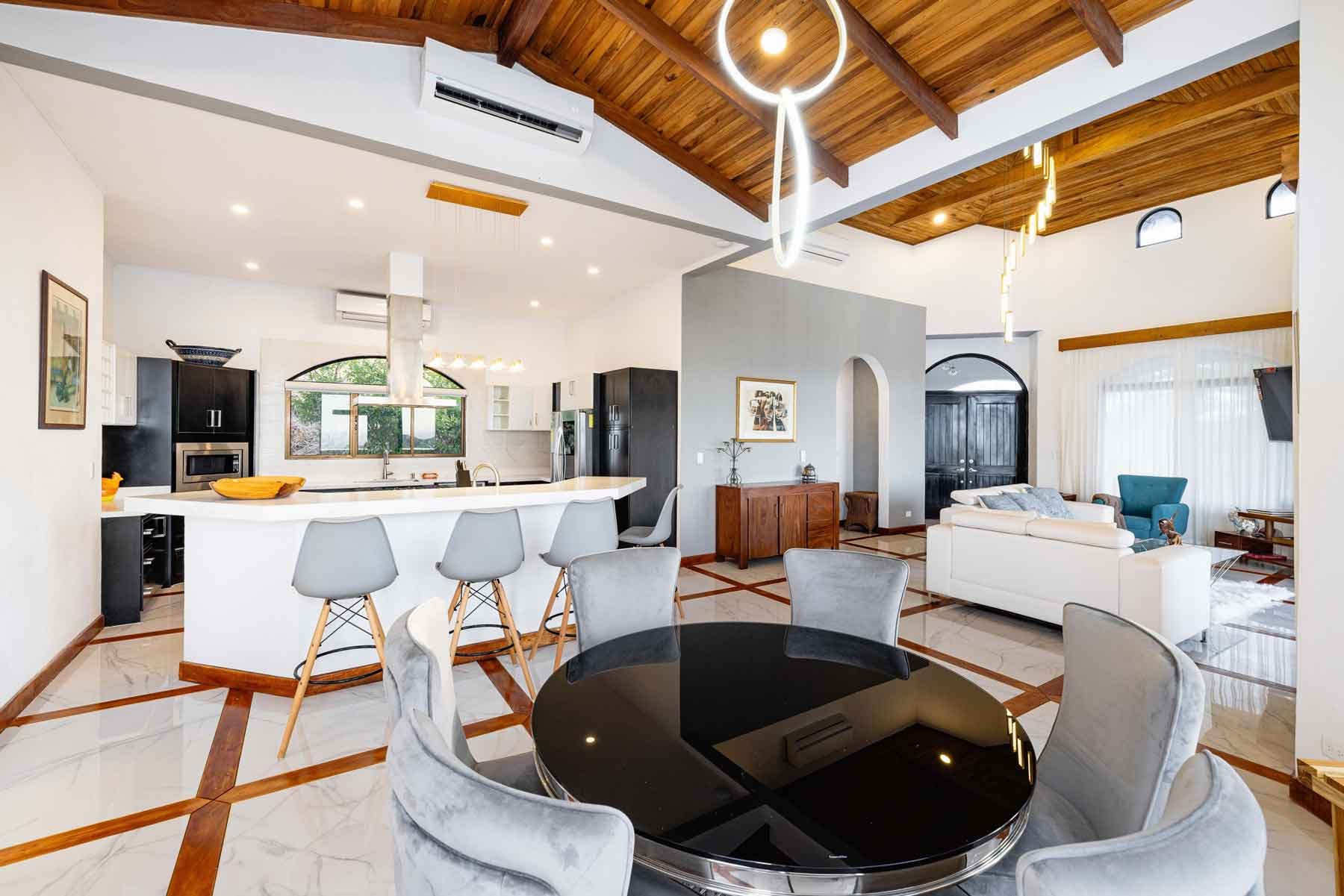 Casa Vista de Paraíso | Panoramic Ocean & Volcano Views in Exclusive Lomas del Mar