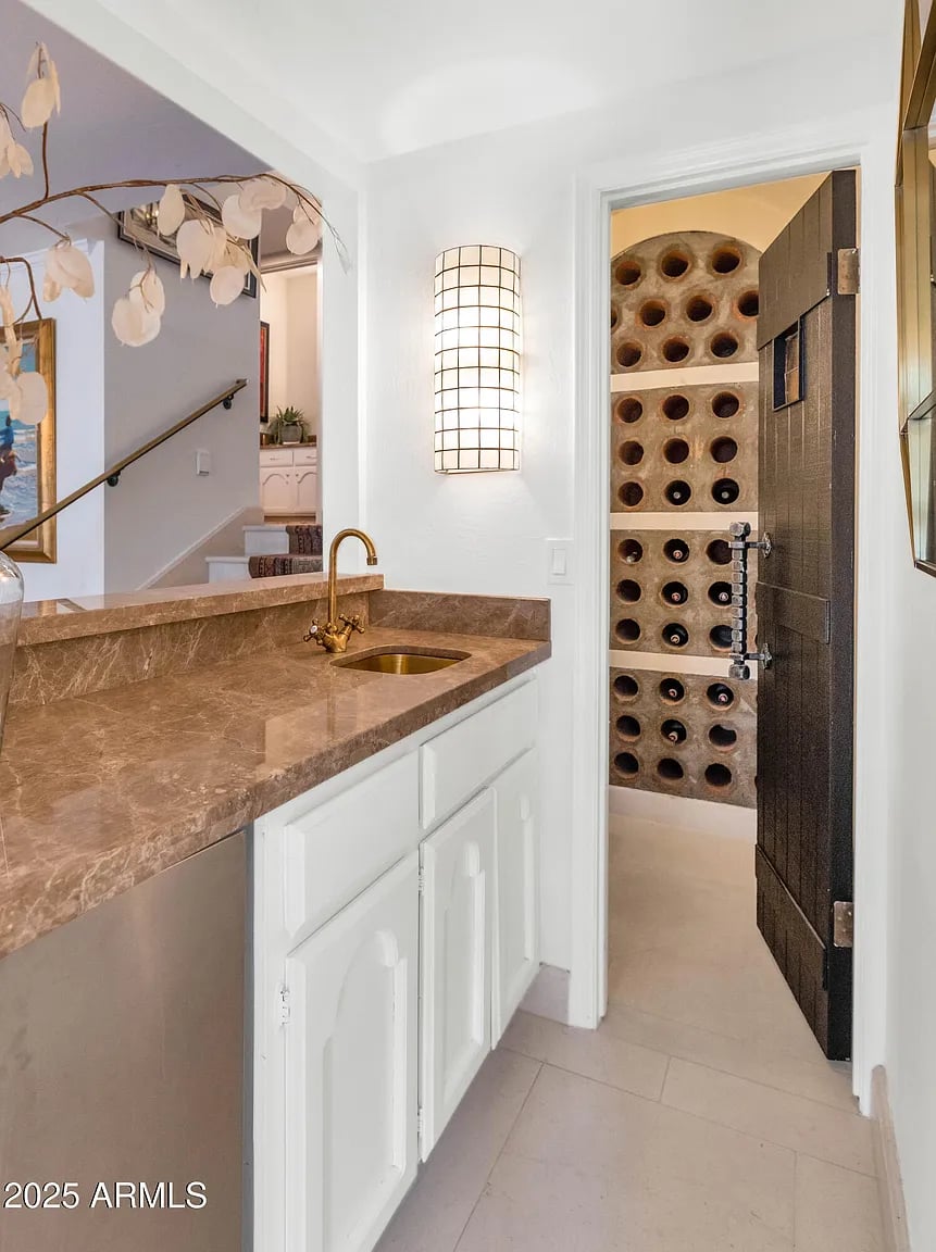 4434 E Camelback Rd Unit 137
