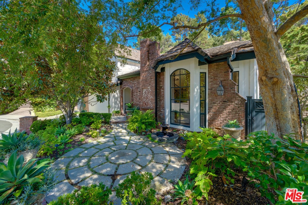 3178 Abington Dr
