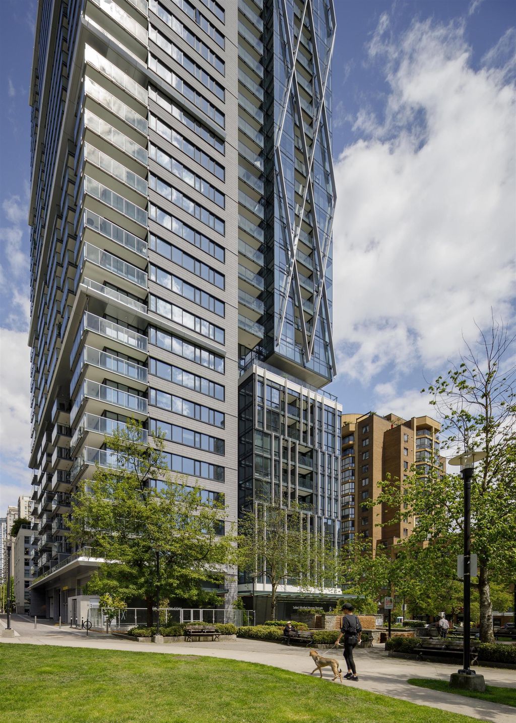 1111 Richards St, #2104