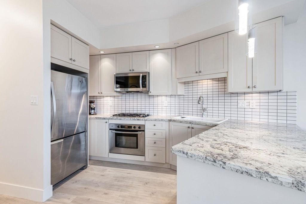 1050 Smithe St, #1705