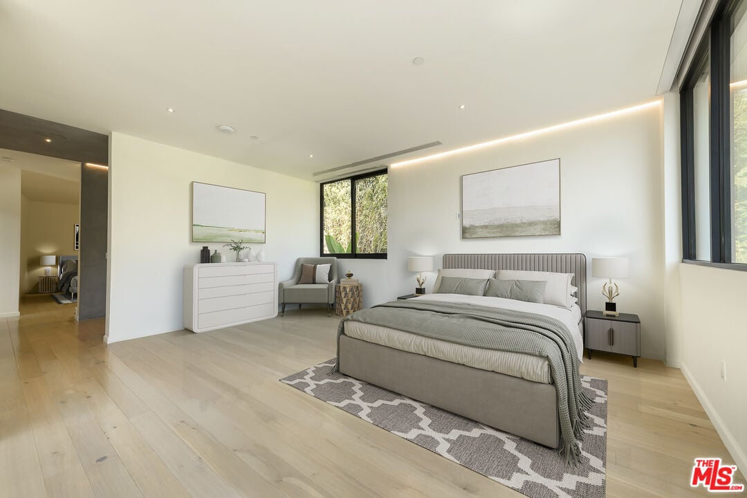 Pinnacle Manor, Willow Glen Rd, 90046