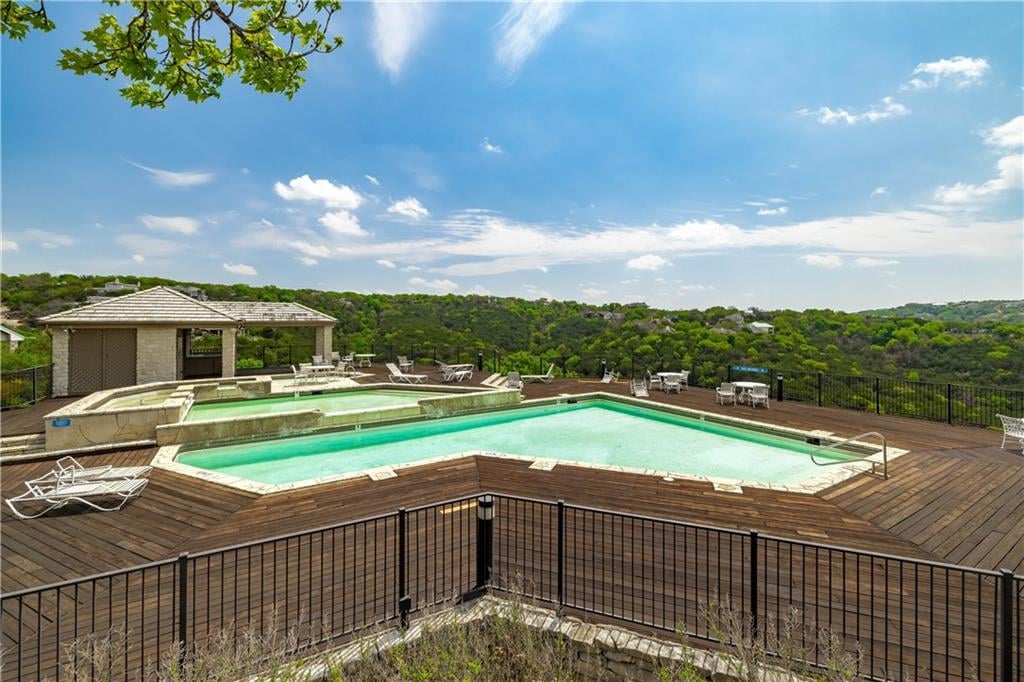 7114 Las Ventanas Dr