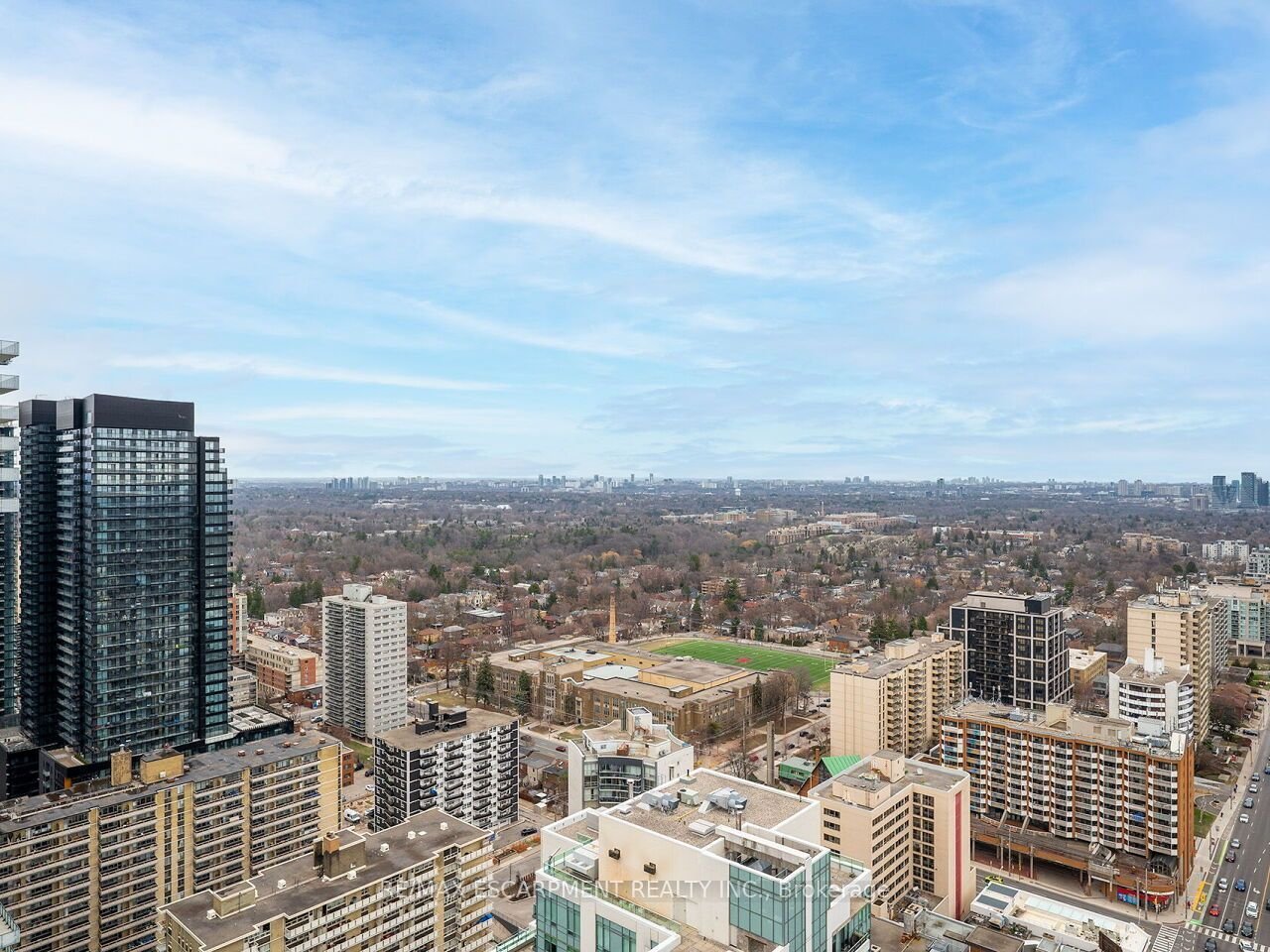 BEGINNER LUXURY IN MIDTOWN 